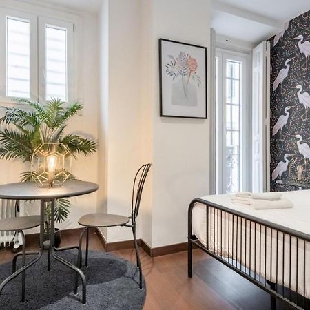 2 Bedrooms 2 Bathrooms Furnished - Malasana - Bright Stylish - Mintystay Madrid Exterior foto